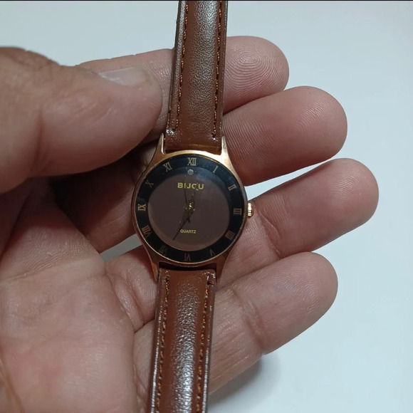 Bijou Bijou Womens Gold Tone Quarts Watch Brown Leather Band Ticking L6 - Picture 1 of 4